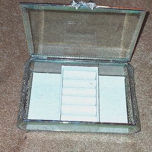 Designer Rachel Ashwell's Bow Accent Silver and Glass jewelry box(8"L×5"W×2.5"T)